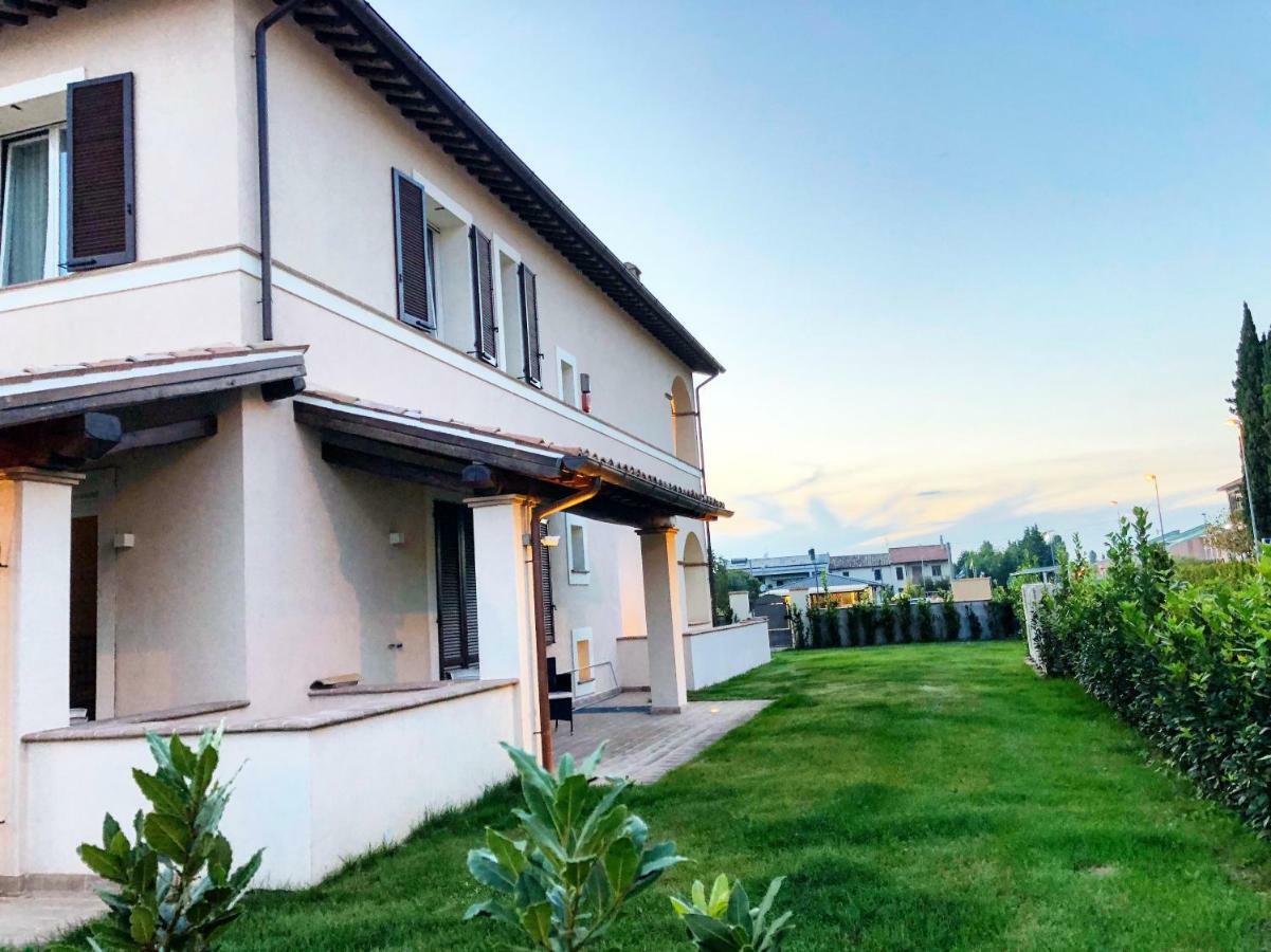 Villa Pirignano フォリーニョ エクステリア 写真